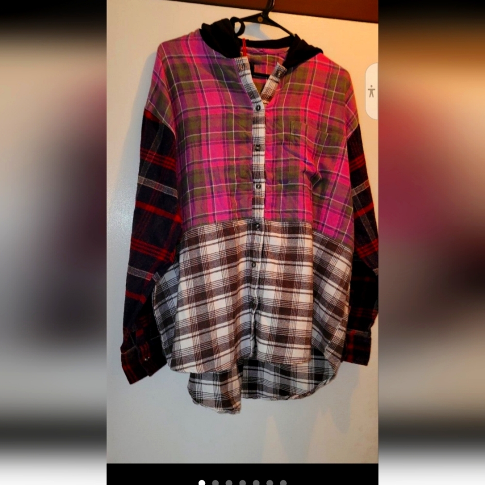 Urban.outfitters hooded shirt med